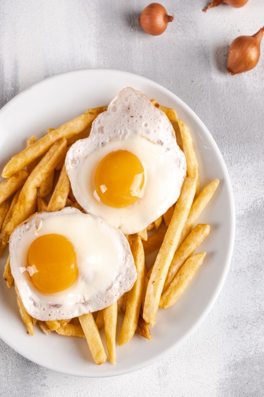 EGGS AND CHIPS